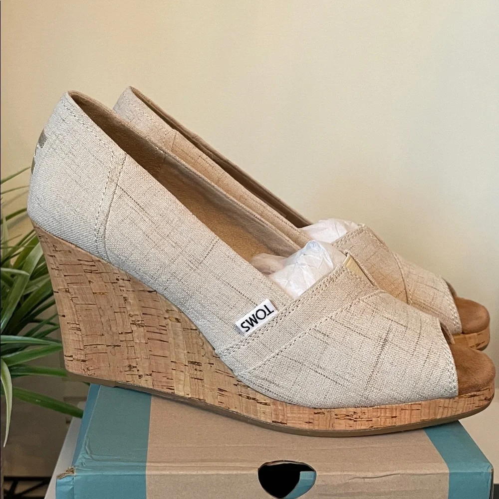 TOMS Beige Crosshatch Wedges - Picture 4 of 12